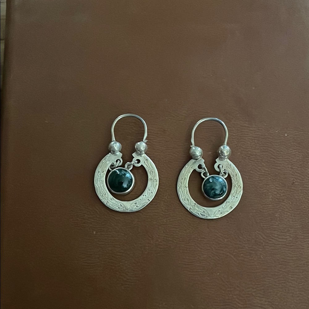 Elegant sterling Silver and jade  Hoop Earrings